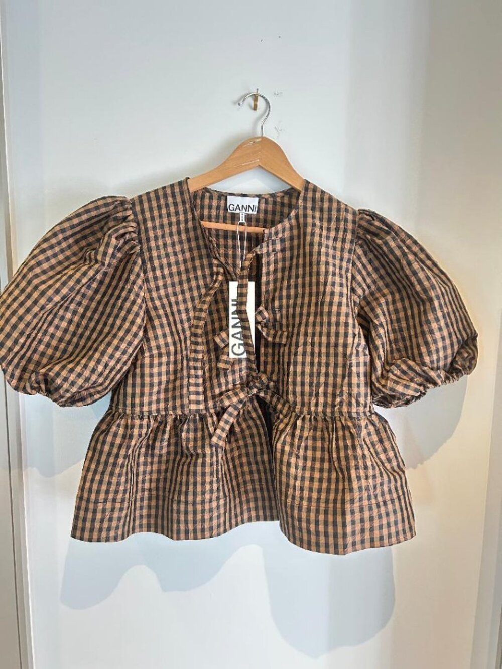 Women Blouse - Picture 2 of 2